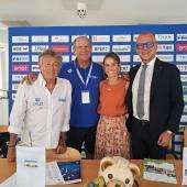 Präsentierten das Diving Meeting im Bozner Lido: Von links Giorgio Cagnotto, OK-Chef Ardelio Michielli, Tania Cagnotto und Bozens Bürgermeister Claudio Corrarati.