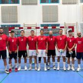 Die Neuen beim SSV Loacker Bozen Volksbank: V. l. Samuele Bortolot, Georgi Boew, Thomas Brantsch, David Gligic, Dragan Gslisc, Matheus Zanutto, Ratko Starcevic, Marcos Garia und Trainer Sergio Palazzi.