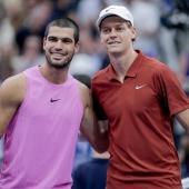 Jannik Sinner (rechts) und Carlos Alcaraz (links) bleiben die Nummer 1 und 2 der Welt. © ANSA / stf