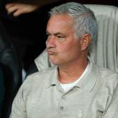 Jose Mourinho feierte zwar einen Sieg, dennoch waren nicht alle Fans glücklich. © APA/afp / THOMAS COEX