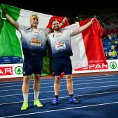Leonardo Fabbri und Zane Weir sorgten für einen perfekten EM-Start Italiens. © APA/afp / BEN STANSALL