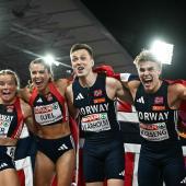 Norwegens Gold-Staffel um Karsten Warholm (2.v.r). © APA/afp / PAUL ELLIS