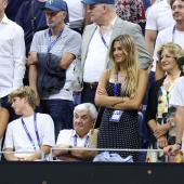 Roger Federers Familie beim Auftritt des Papas. © APA / CALEB BOWLIN