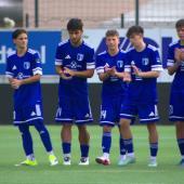 Mit einer spektakulären Rettung in den Playouts hat der FC Obermais in der vergangenen Saison die Klasse in der Serie D gehalten. Nun geht es in das schwierige zweite Jahr. Wie rüstet sich der Südtiroler Kult-Verein dafür? Wir haben beim sportlichen Leiter Michael Höller und bei Neuzugang Noah Schweitzer nachgefragt. © stol