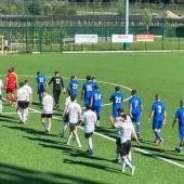 Auer (in Weiß) hatte im Nachbarschaftsduell mit Leifers (Blau) das Nachsehen. © Instagram