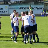 Großer Jubel bei den Feldthurns-spielern nach dem 5:1-Heimsieg.