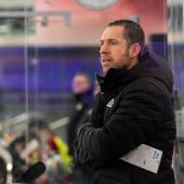 Meran-Trainer Christian Borgatello empfängt Meister Gröden. © BK Photo