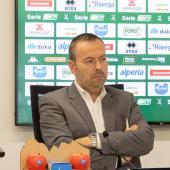 Sportdirektor Matteo Lovisa, Geschäftsführer Dietmar Pfeifer und der Technische Direktor Hannes Fink (von links) erklärten die Transferstrategie.