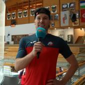 Samedi prochain, le HC Gherdëina entame sa quête pour défendre son titre en Ligue de hockey des Alpes (AlpsHL). Avant que les choses sérieuses ne commencent pour l'équipe ladine, SportNews a rendu visite aux Furie à l'aréna de Pranives. L'attaquant Hannes Kasslatter a demandé à ses coéquipiers si une naissance imminente allait entraîner une fatigue sur la glace, pourquoi un chauffeur de taxi n'est pas autorisé à prendre le volant et si son propre tir pouvait rivaliser avec ceux des superstars de la LNH. © stol