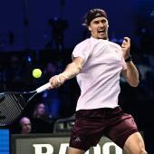 Alexander Zverev hatte zum Wien-Auftakt unglaublich viel Mühe. © APA/afp / JOE KLAMAR