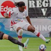Alvin Okoro im Zweikampf mit Ascoli-Kapitän Marcos Curado.