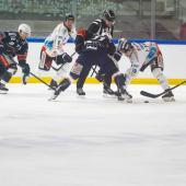 In Neumarkt lieferten sich die Cavaliers und Ex-ICE-Club Asiago ein spannendes Duell. © S. Kaneppele