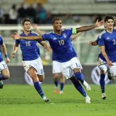 Italien-Kapitän Cher Ndour bejubelt sein Traumtor. © FIGC