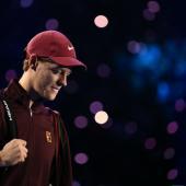 Jannik Sinner musste seine Saison vorzeitig beenden. © AFP / MARCO BERTORELLO