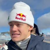 Vor seinem Sieg beim Weltcup-Auftakt in Sölden absolvierte Lucas Pinheiro Braathen Trainingseinheiten am Schnalstaler Gletscher. Dabei nahm sich der brasilianisch-norwegische Skirennläufer auch Zeit für ein Gespräch. Im Interview gibt er Einblicke in seine Saisonvorbereitung und spricht über seine Zeit in der Alpin Arena Schnals. © stol