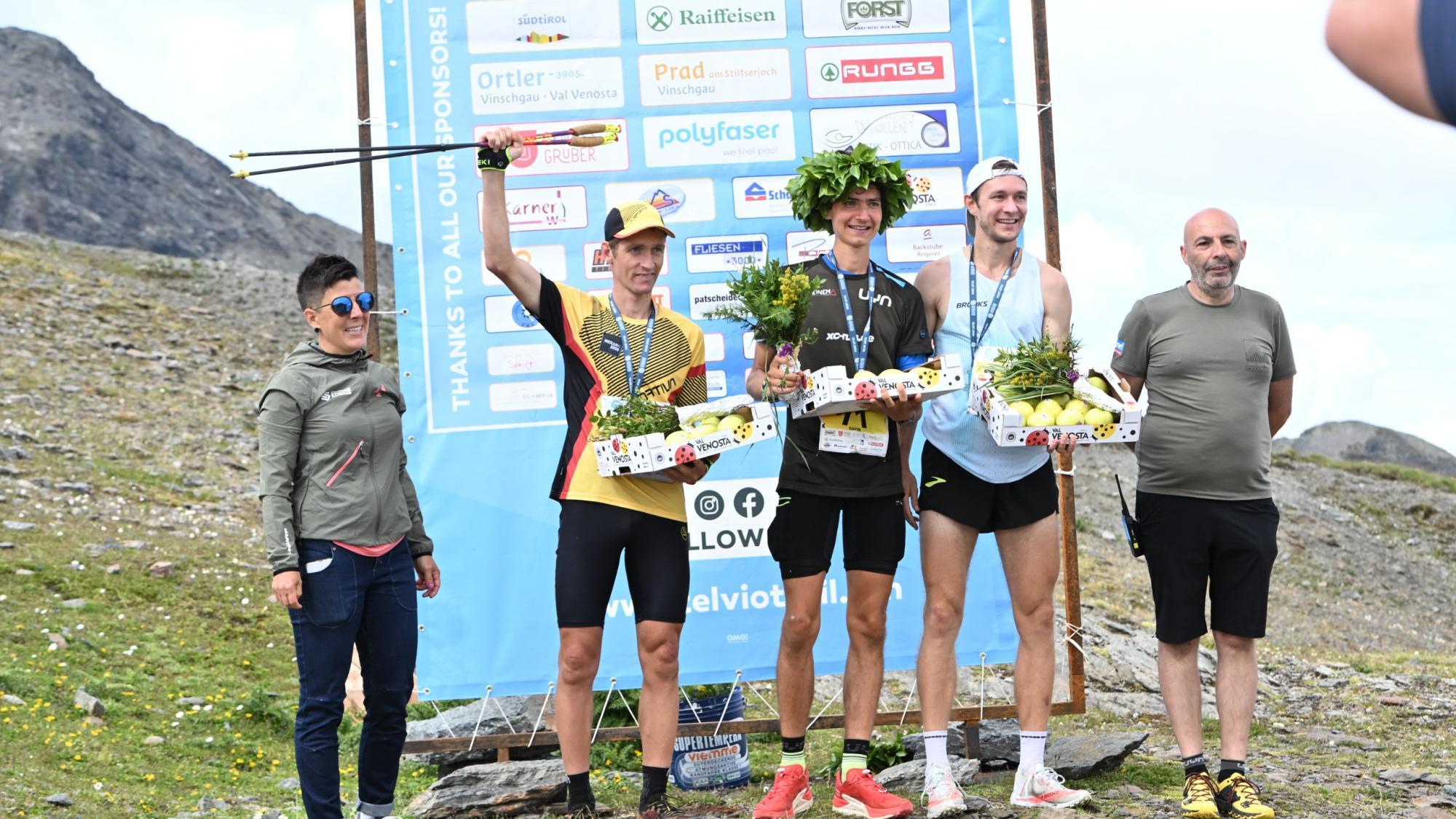 Erst-die-Vaterfreuden-dann-das-Stelvio-Podest