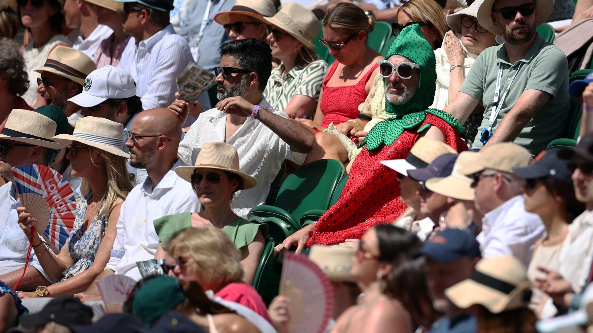 Mehr-als-nur-Tennis-Wimbledon-und-28-Tonnen-Erdbeeren