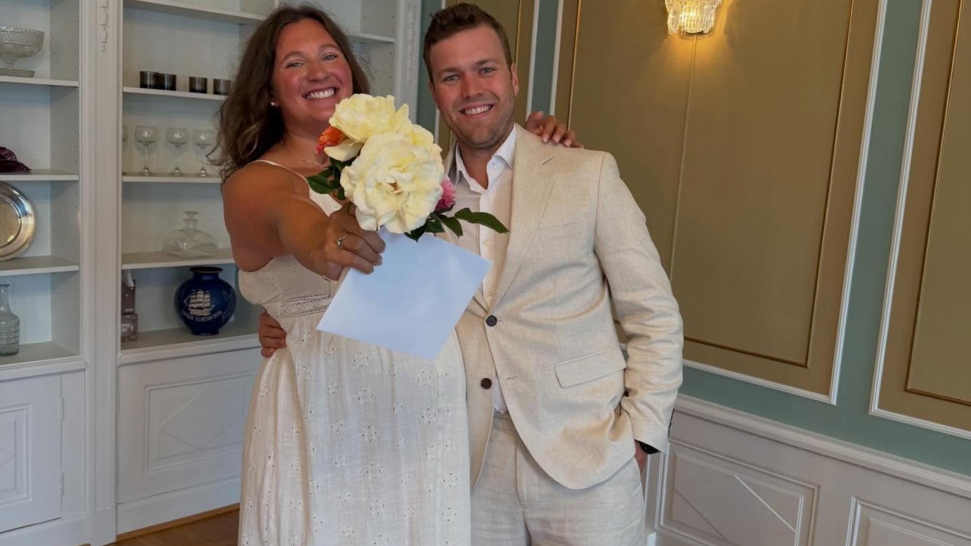 -Mr-und-Mrs-berraschungs-Hochzeit-im-Ski-Zirkus