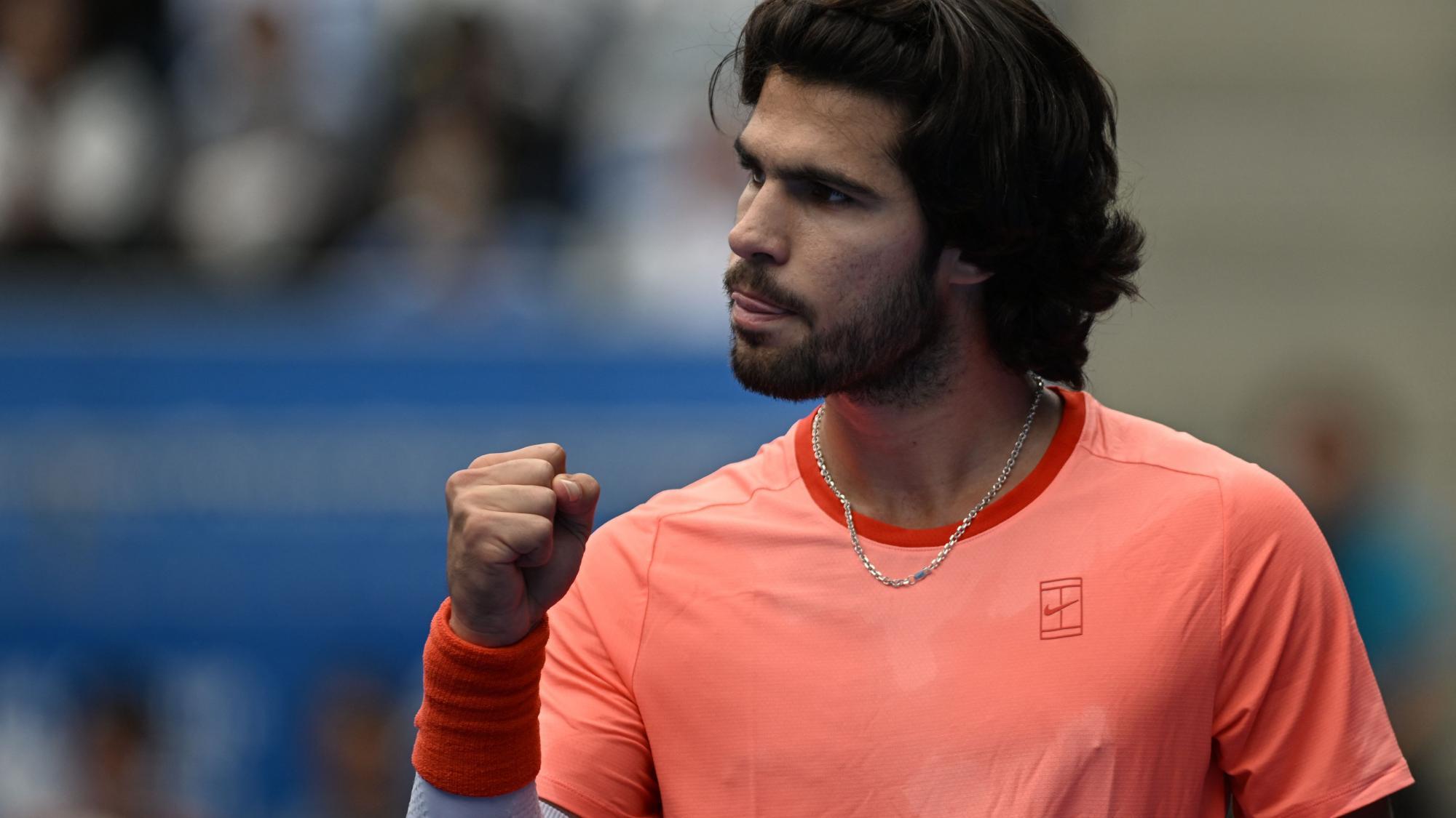 Carlos Alcaraz advances to Japan Open semifinals as Shapovalov retires