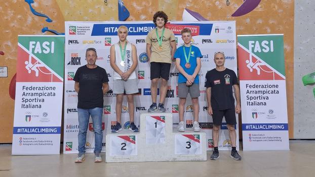 Anton Moser (2nd from right) climbed onto the podium in third place.