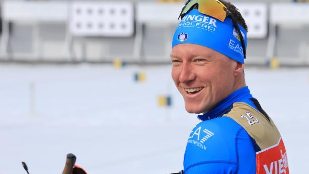 Lukas Hofer peut célébrer sa médaille d'argent aux Championnats du monde. © Pierre Teyssot