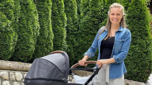 Manuela Mölgg is expecting her second child. © Instagram / @manuelamoelgg