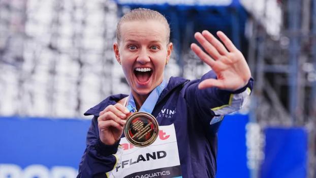 Rhiannan Iffland hat ihren fünften Titel in Folge gefeiert. © Istvan Derencsenyi/World Aquatics