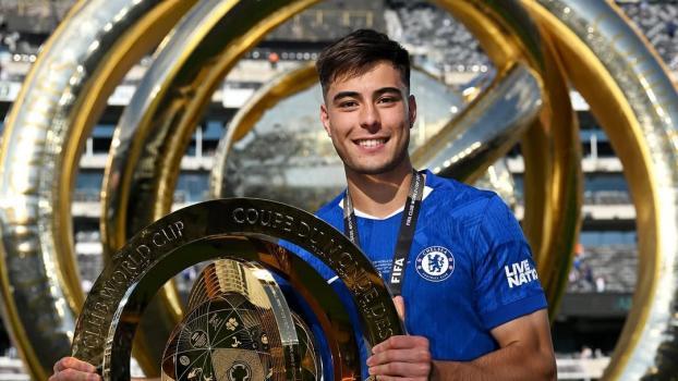 The defender won the Club World Cup with Chelsea. © Instagram