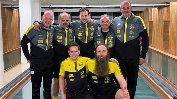 The Hölzerne 9 Klausen team has had a strong start to the season. Back row from left: Stefan Marmsoler, Rudi Pfattner, Andreas Brunner, Klaus Kasslatter, and Eduard Staffler. Front row from left: Michael Baumgartner and Stefan Gasser.