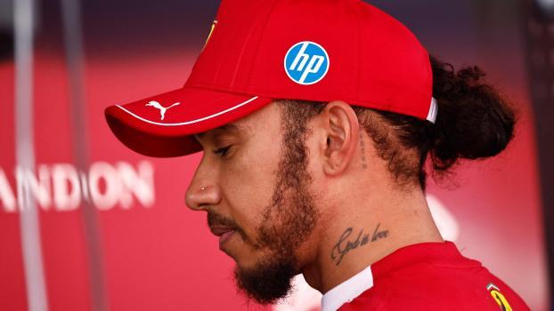 Lewis Hamilton is under fire. © APA/afp / SIMON WOHLFAHRT