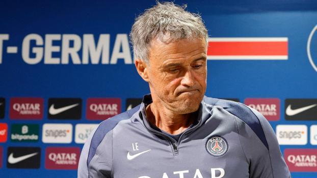 Trainer Luis Enrique hat sich bei einem Radunfall verletzt. © APA/afp / GEOFFROY VAN DER HASSELT