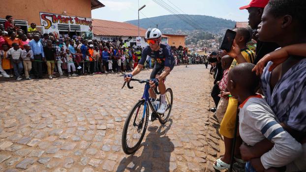 De nombreux cyclistes professionnels, comme l'Espagnole Verona Quintanilla, souffrent de problèmes d'estomac. © APA/afp / ANNE-CHRISTINE POUJOULAT