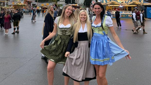 Raphaela Folie and her fellow players Anna Pogany and Sara Loda (from right) enjoyed a visit to the Munich Oktoberfest.