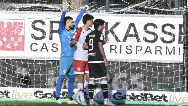 Giacomo Poluzzi (here in the match against Cesena) has been a good substitute for Marius Adamonis recently. © Luca Ognibeni