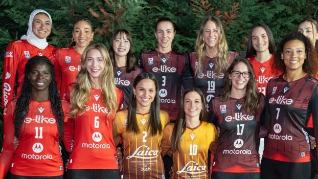 Katja Eckl (front) next to Valentina Diouf (right). Ferrario