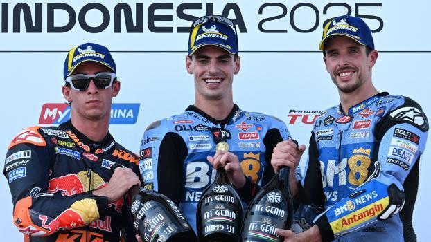 Pedro Acosta, Fermin Aldeguer, premier vainqueur, et Alex Marquez. © APA/afp / SONNY TUMBELAKA