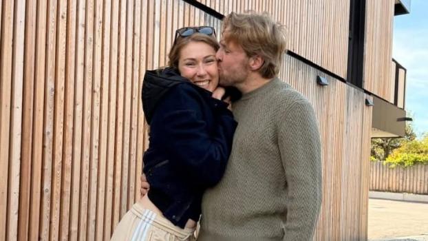 Ski dream couple in love.