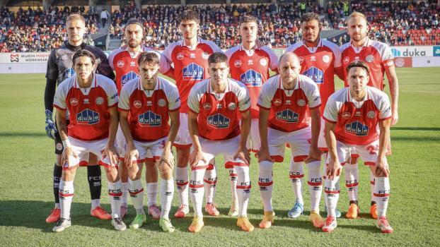 Pour célébrer le 30e anniversaire du FC Südtirol, l'équipe portera un maillot spécial, en hommage à la saison 2000/01 – la première du FCS en tant que club professionnel. © FC Südtirol
