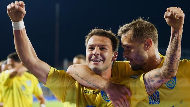 Carrarese defender Simone Zanon is now among the best in Serie B. © Carrarese/Social Media