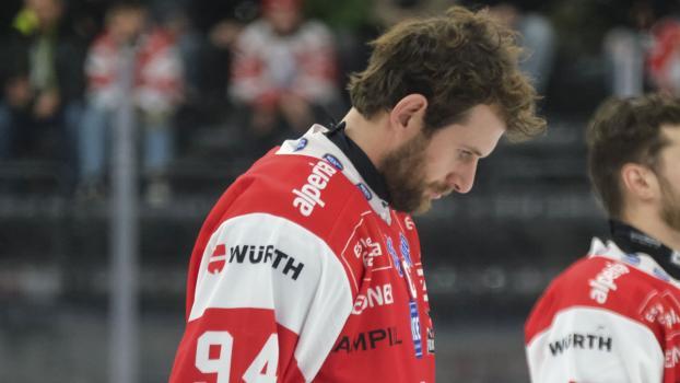 Daniel Frank et ses coéquipiers quittaient la glace à plusieurs reprises la tête baissée. © Vanna Antonello