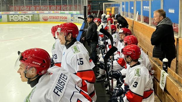 The Brixen Falcons celebrate their second consecutive victory. © HC Falcons Brixen