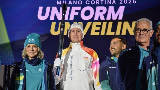 The Olympic torch will travel 12.000 kilometers across Italy. © ANSA / Ansa