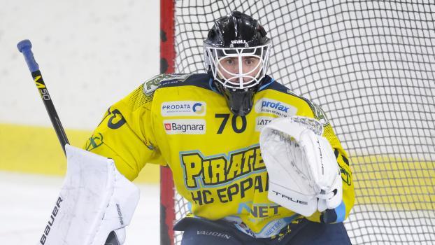 Goalkeeper Mike Reinalter experienced a forgettable evening with HC Eppan. © Max Pattis