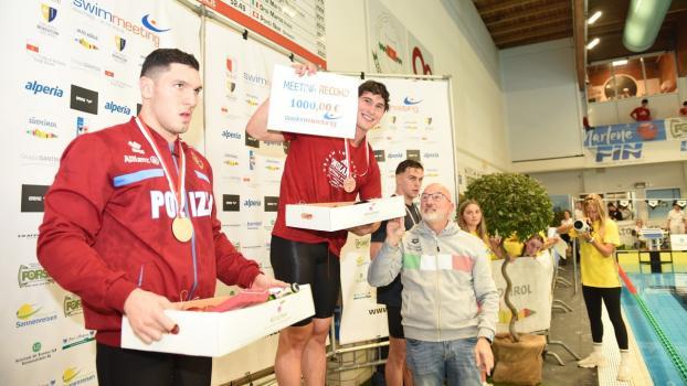 Finn Brooks (Mitte) stand zweimal ganz oben. © Swimmeeting Südtirol