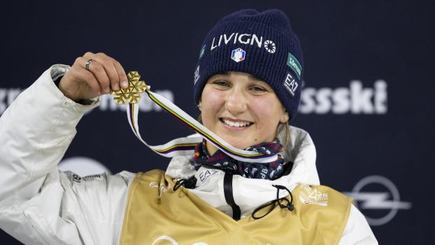 Flora Tabanelli wurde in der Vorsaison Weltmeisterin. © ANSA / GIAN EHRENZELLER