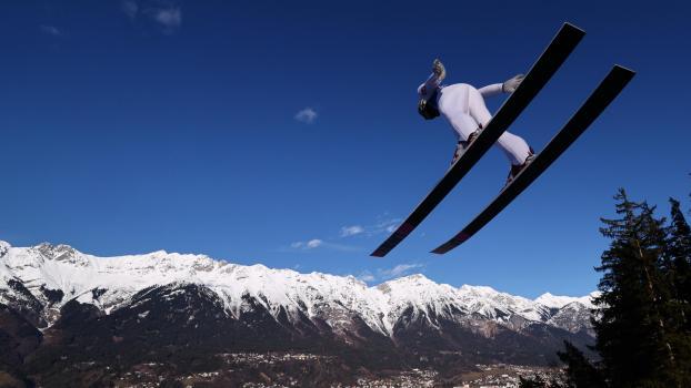 In Innsbruck sollen künftig auch die Frauen springen. © ANSA / ANNA SZILAGYI