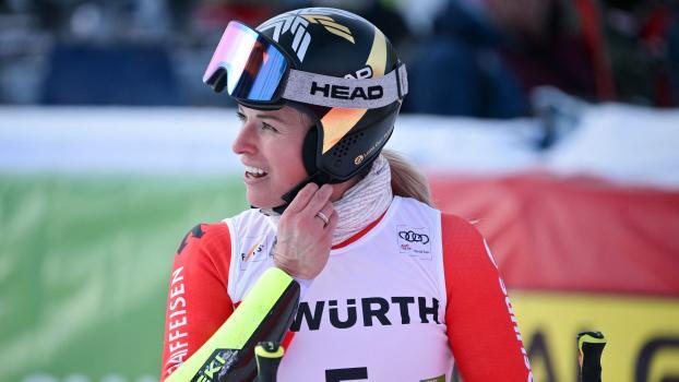 Lara Gut-Behrami a subi une grave chute. ©AFP/JURE MAKOVEC