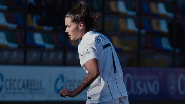 Nadine Nischler scored twice for Como.