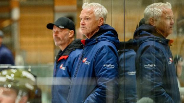 Teppo Kivelä (front) was relieved of his duties © Matthäus Kostner