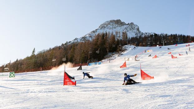 Am Fuße des Latemars wird am Donnerstag um Weltcuppunkte gefahren. © Miha Matavz Photography / Miha Matavz